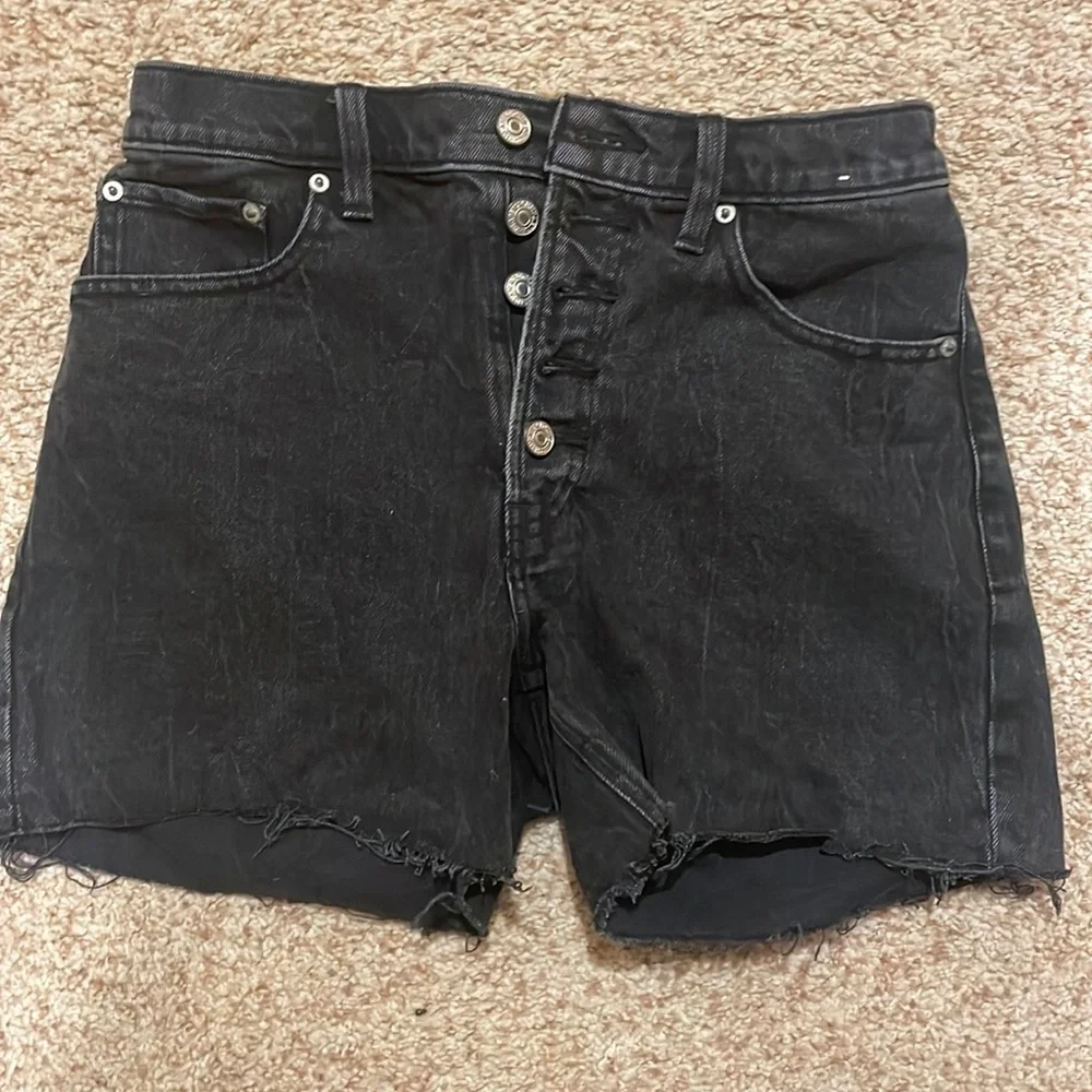 ABERCROMBIE & FITCH High Rise Jean Shorts, 4” inseam. Size 26/2 - Picture 1 of 4